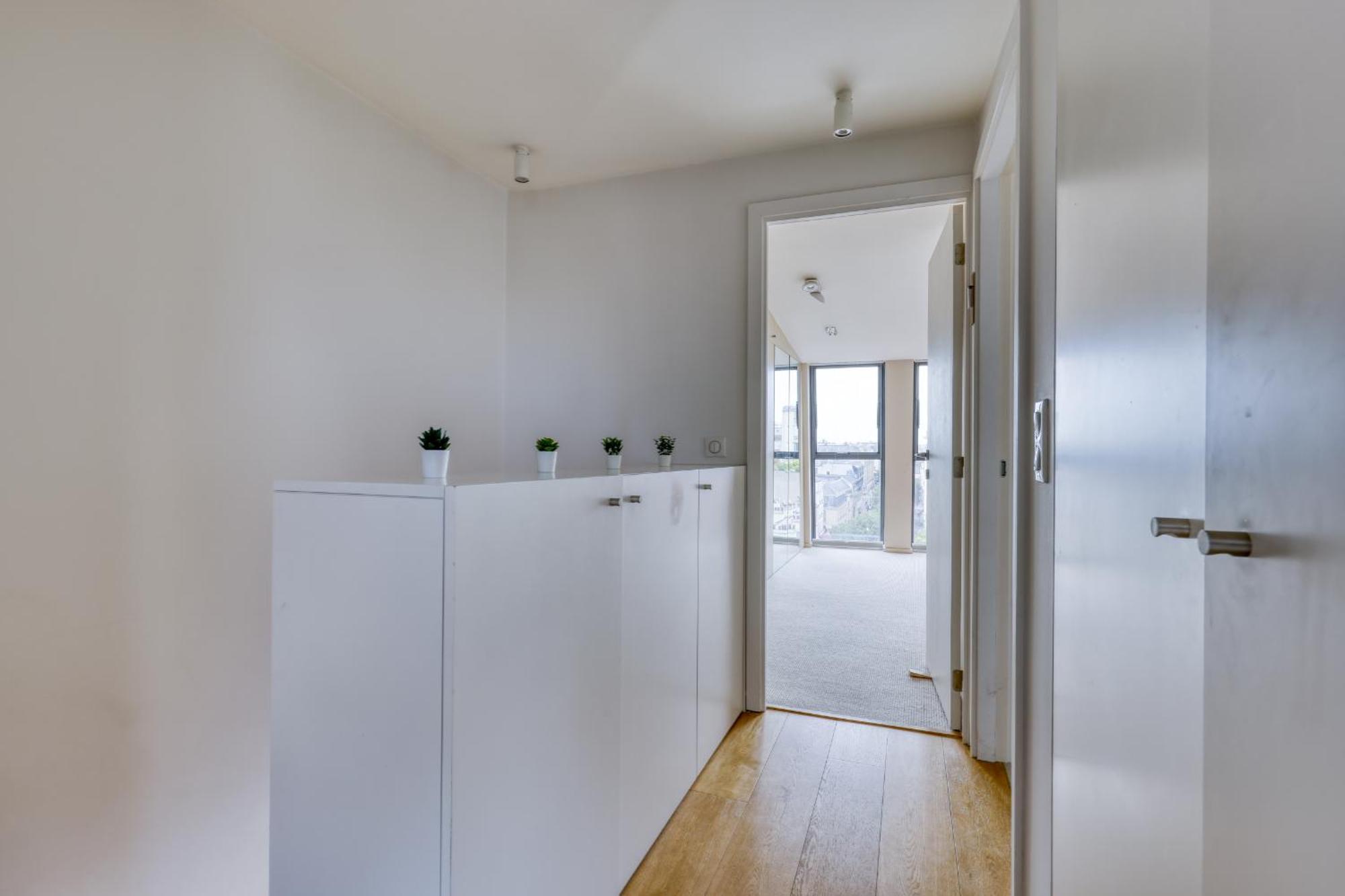 Luxury Penthouse With A/c Terrace & View-le Marais Paris