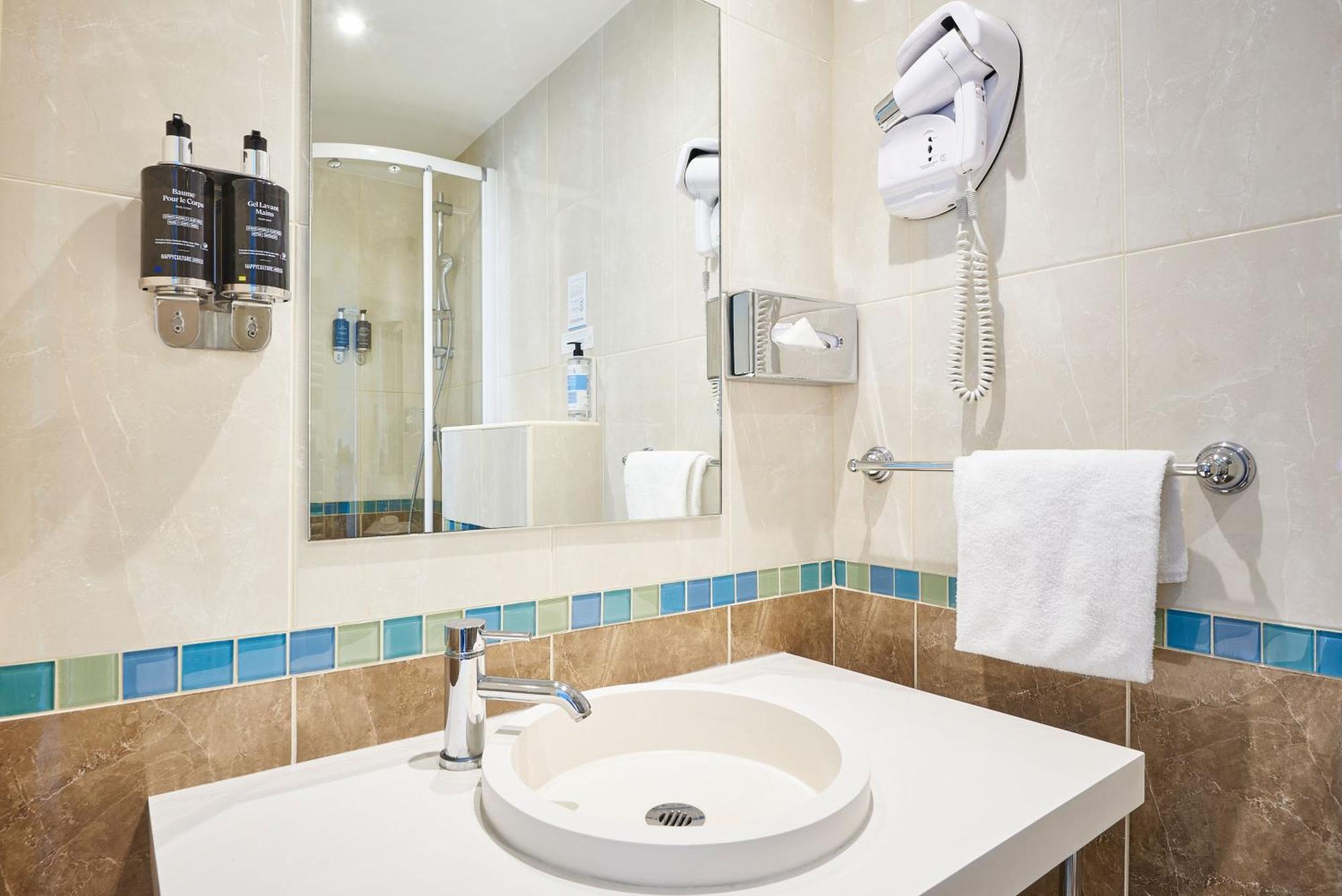 Hotel Etoile Saint Ferdinand By Happyculture 4*