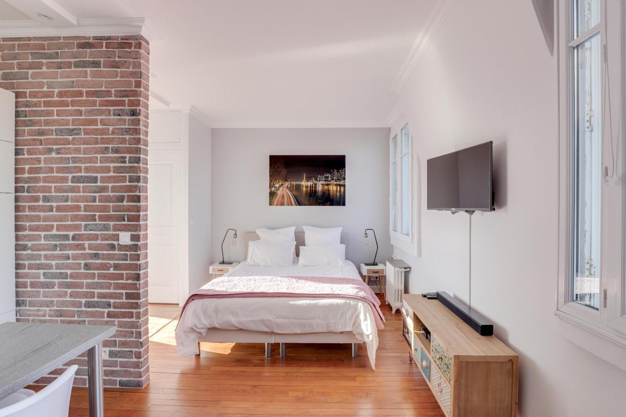 Apartment Eiffel Tower View + Terrace Saint Germain Des Pres Paris