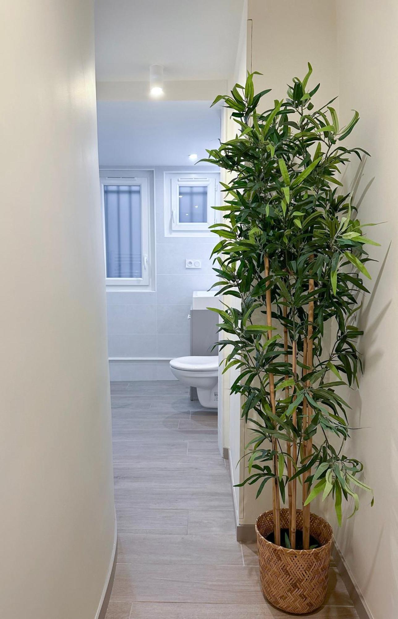 Unique In Madelaine! Apartment *