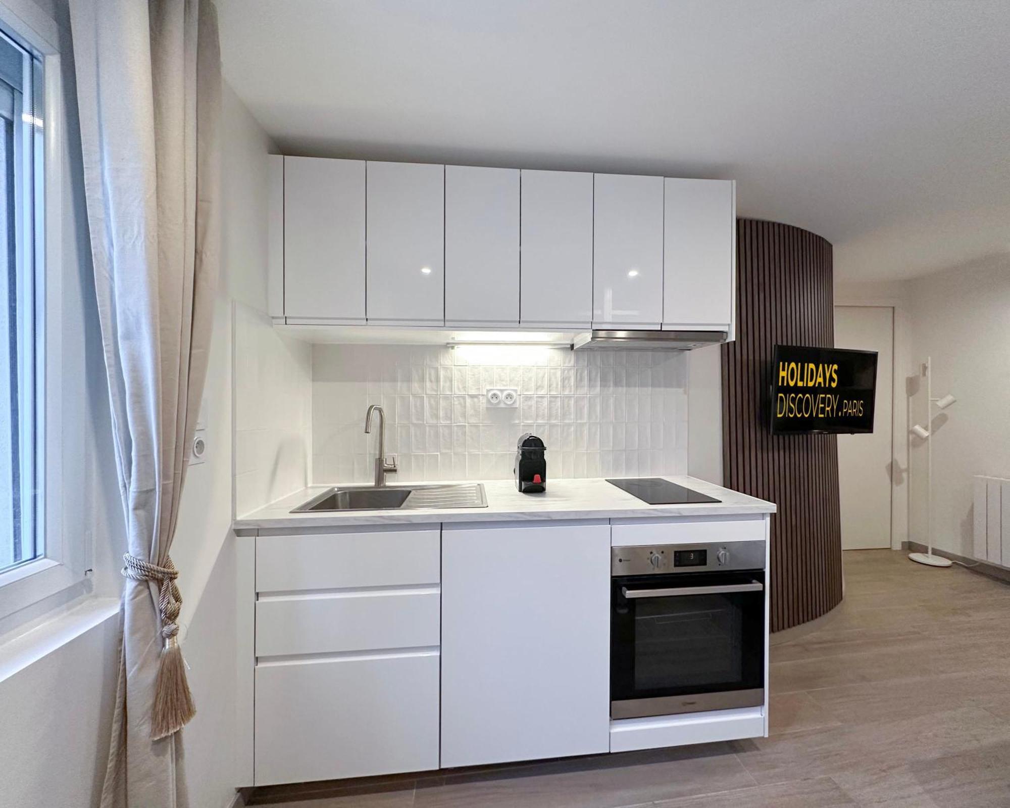 Unique In Madelaine! Apartment *