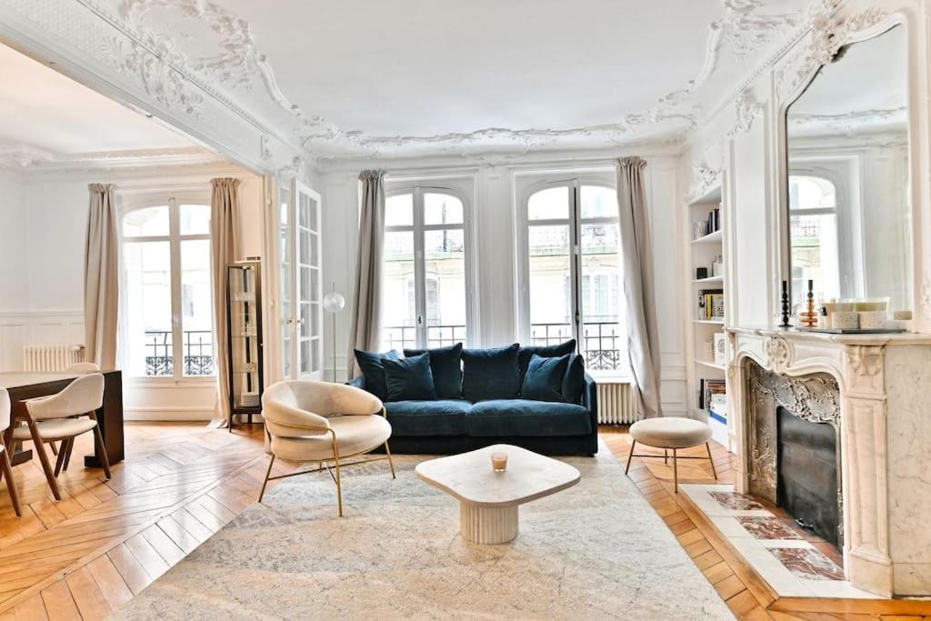 Haussmannien 17eme Arrondissement Apartment *