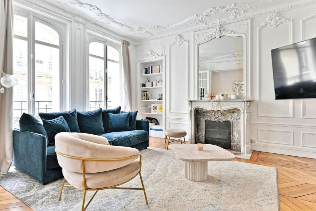 Haussmannien 17eme Arrondissement Apartment