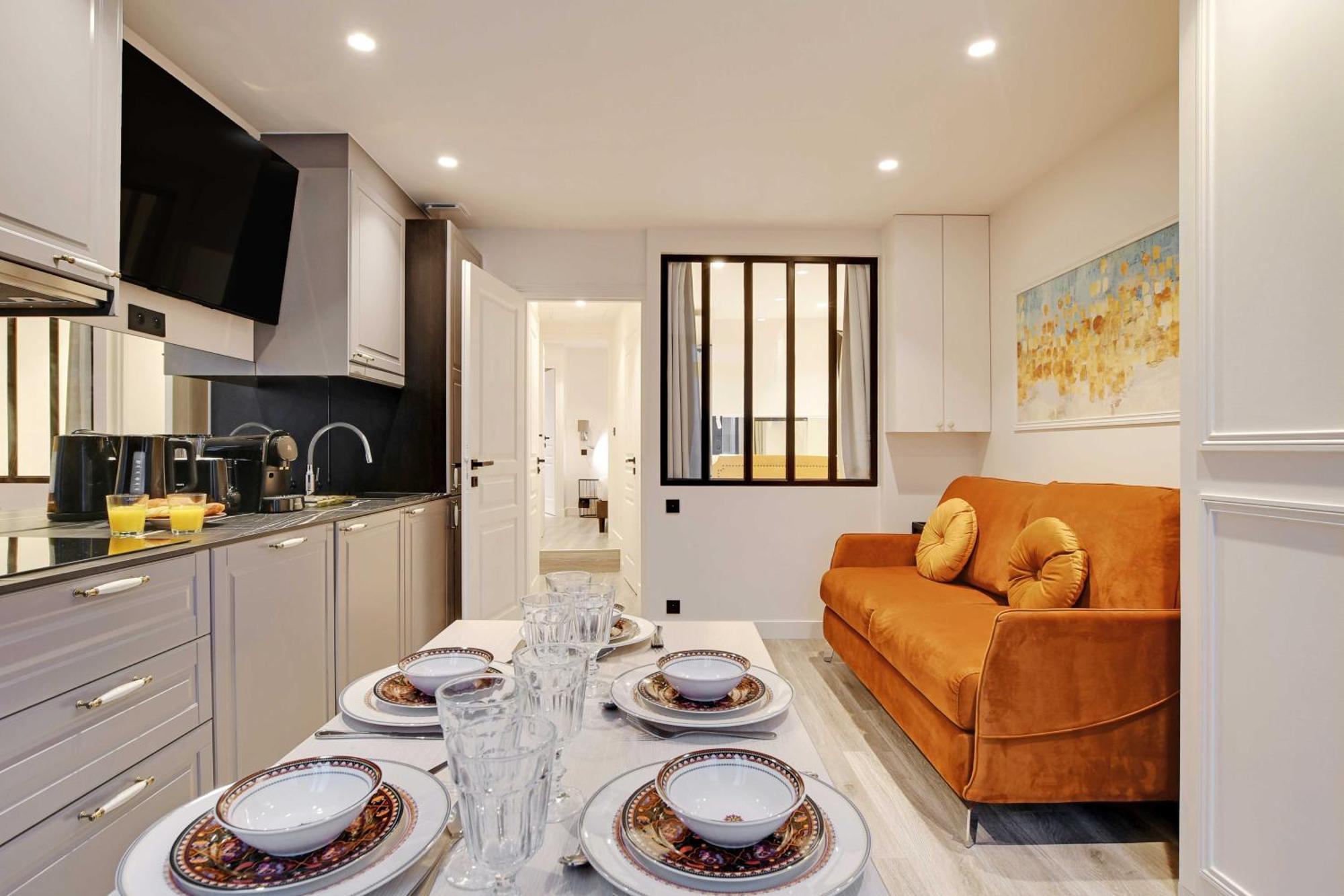 Modern - 2br-6p - Marais Paris