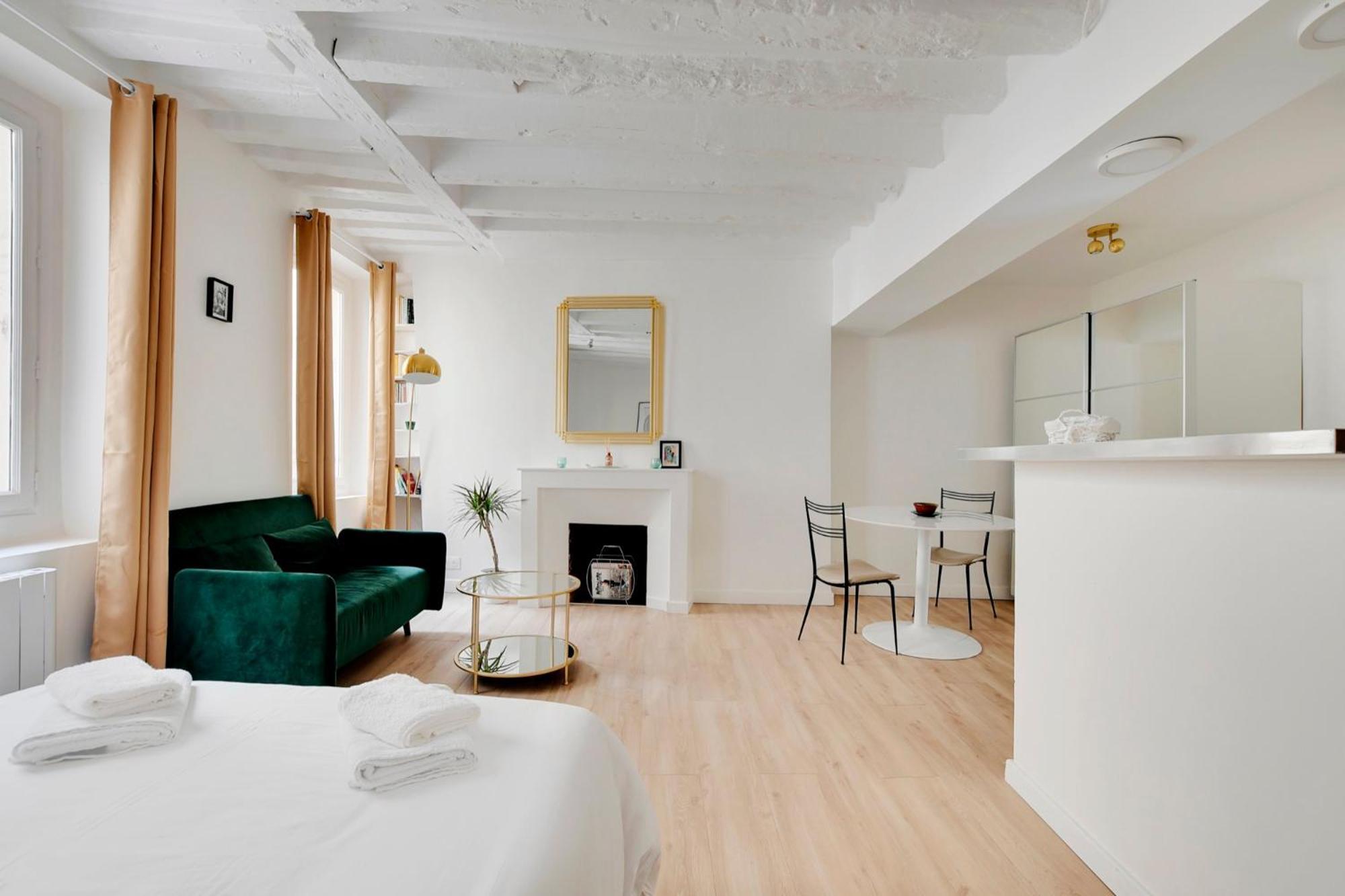 Apartment Saint Placide Cannette