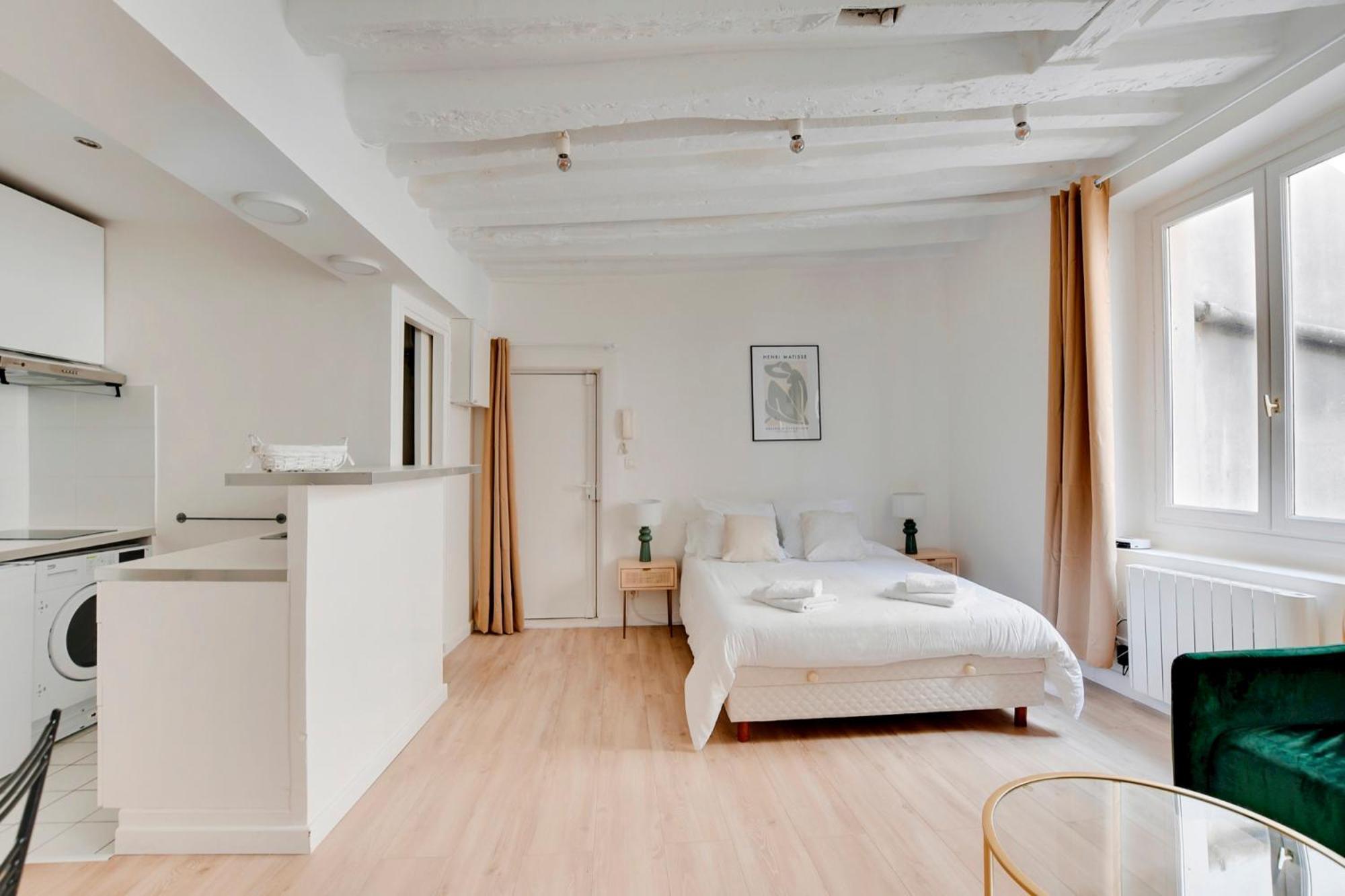 Apartment Saint Placide Cannette