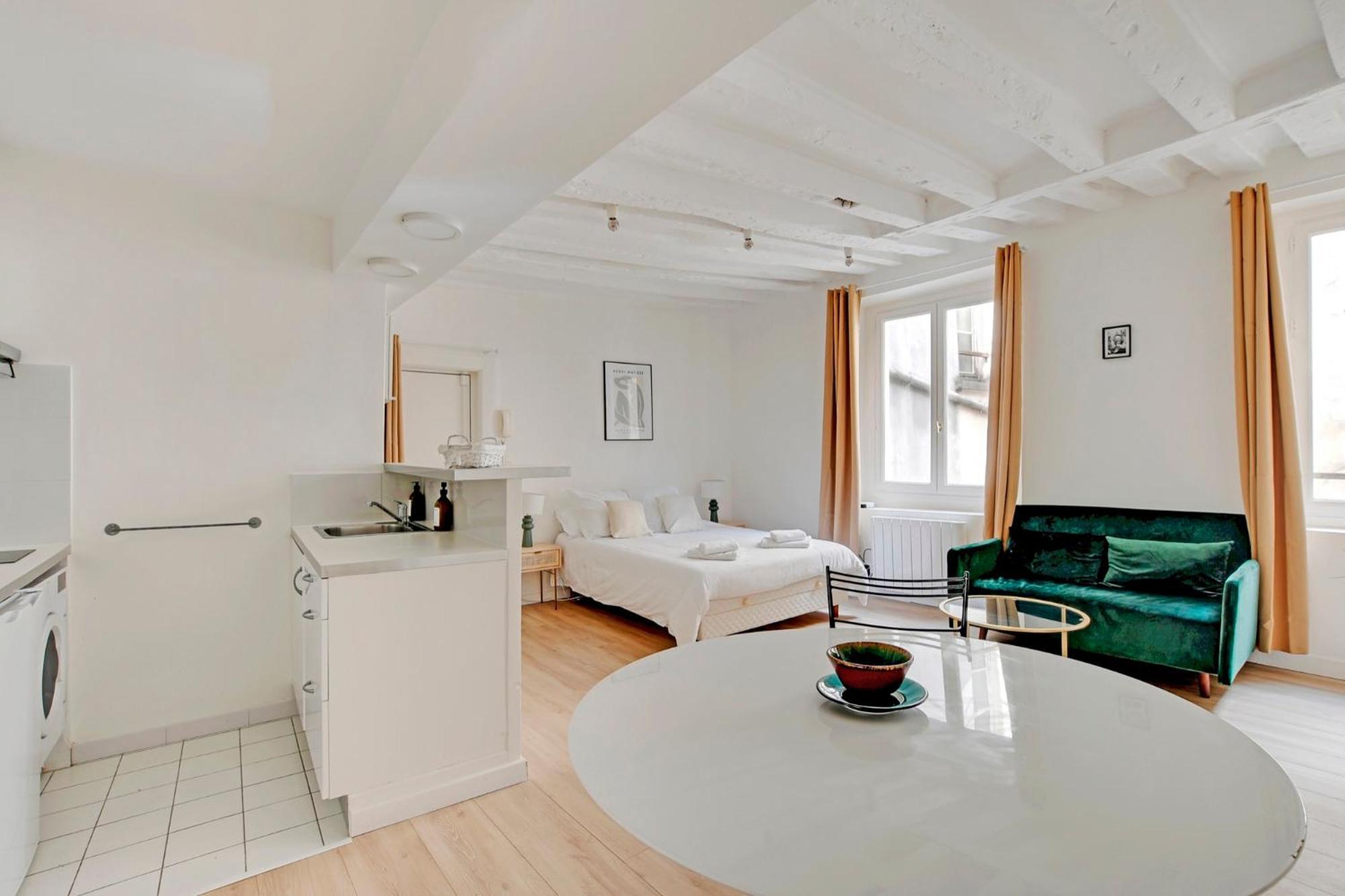 Saint Placide Cannette Apartment