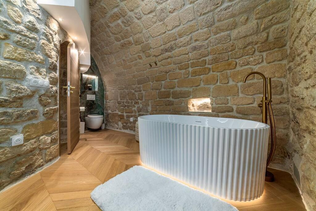 Apartment B Luxe Triplex, Cinema Near Place Des Vosges Ac *