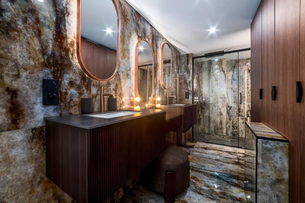 B Luxe Triplex, Cinema Near Place Des Vosges Ac Apartment