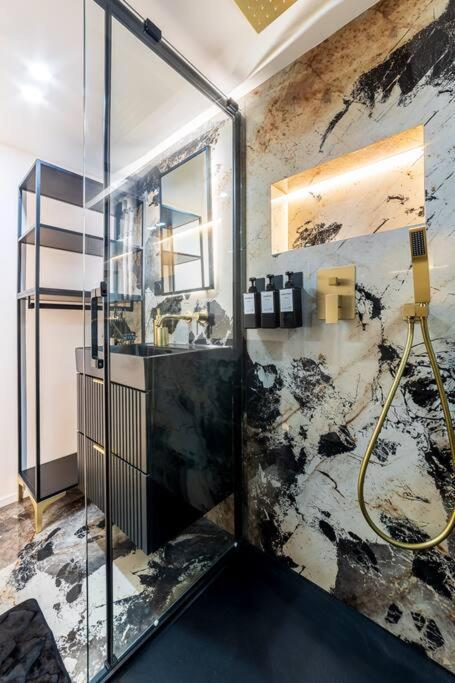 Apartment B Luxe Triplex, Cinema Near Place Des Vosges Ac *