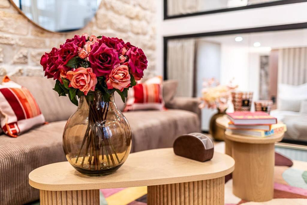 B Luxe Triplex, Cinema Near Place Des Vosges Ac Apartment *