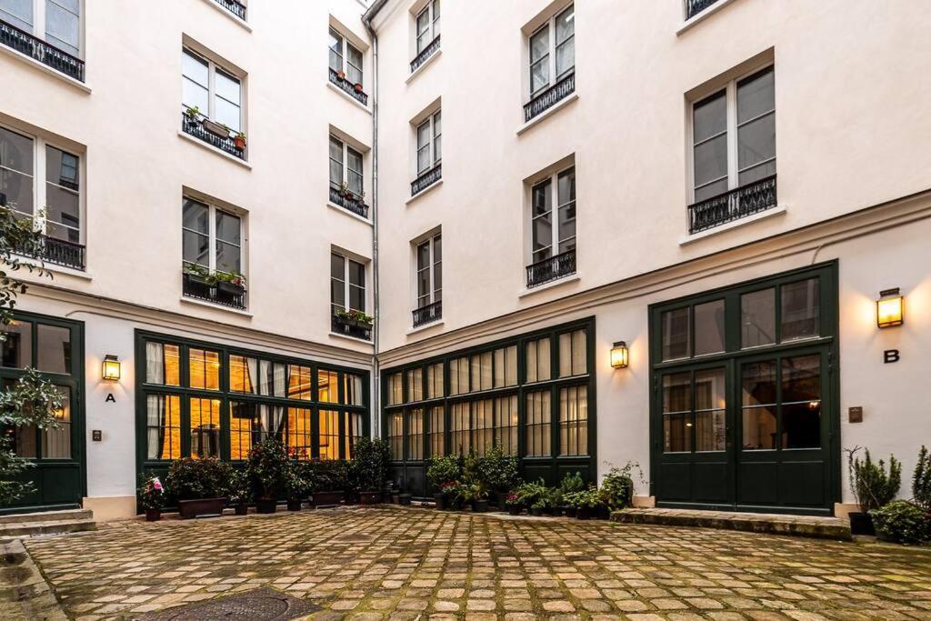 B Luxe Triplex, Cinema Near Place Des Vosges Ac Apartment