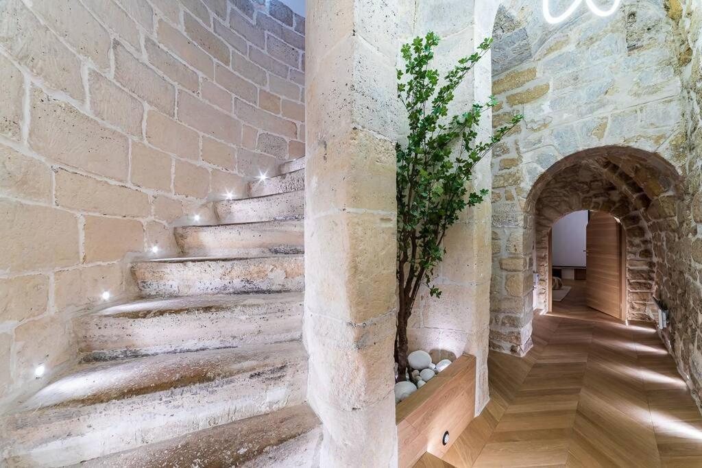 B Luxe Triplex, Cinema Near Place Des Vosges Ac Apartment