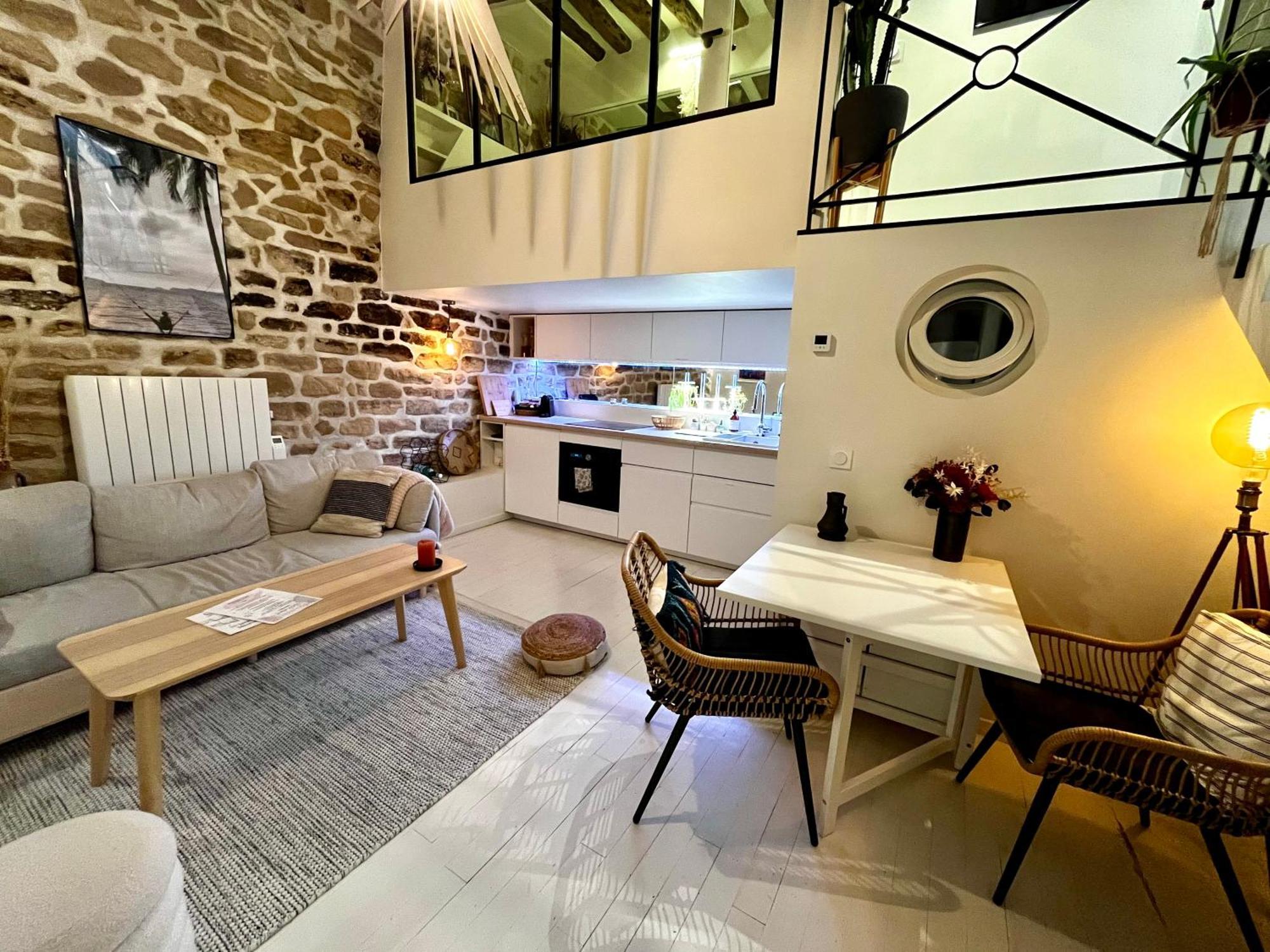 Apartment Plein Coeur De : Duplex A Bastille