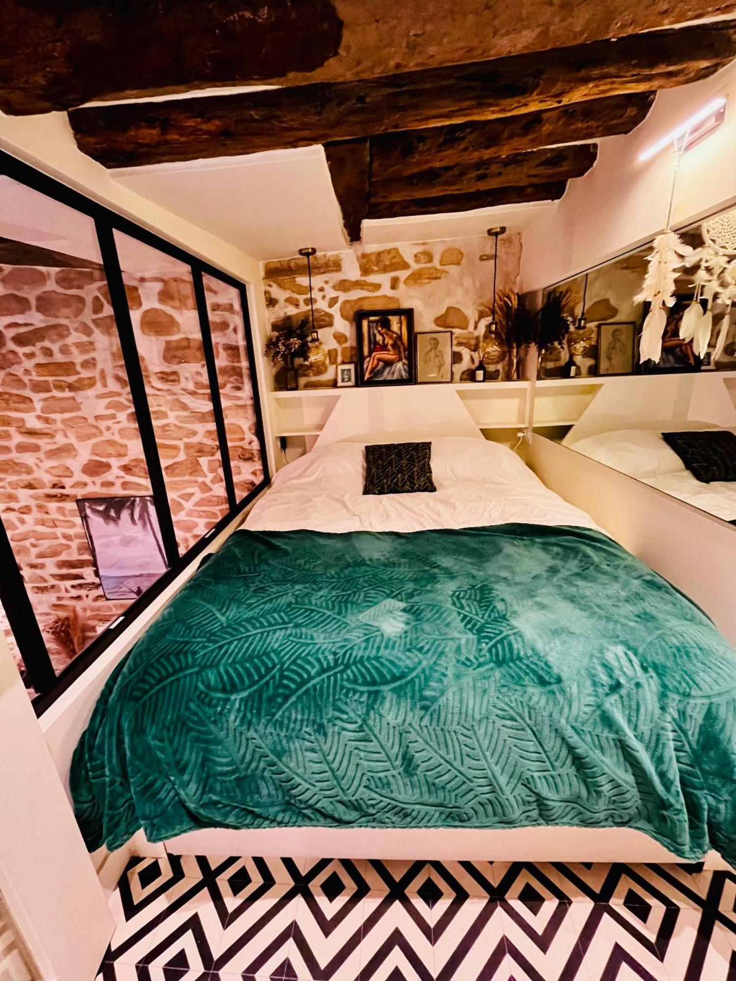 Apartment Plein Coeur De : Duplex A Bastille *