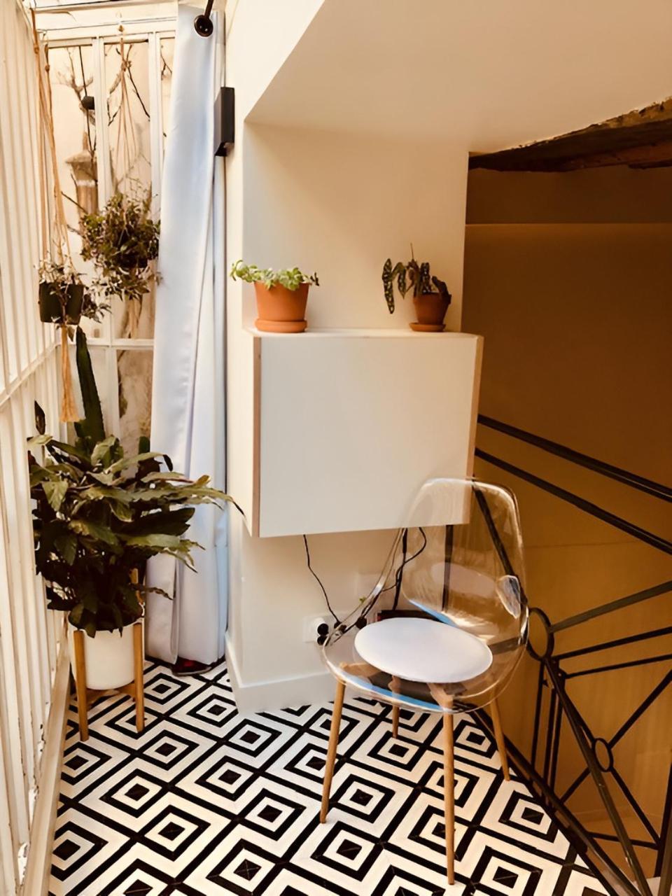 Plein Coeur De : Duplex A Bastille Apartment *