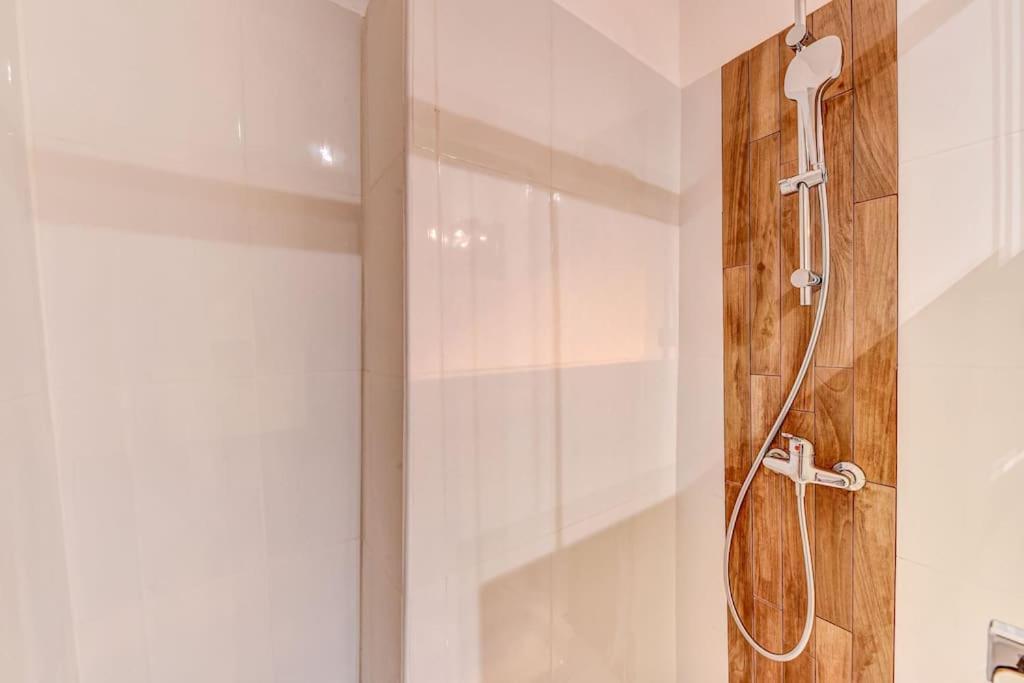 Charmant, Atypique Et ! Apartment Paris