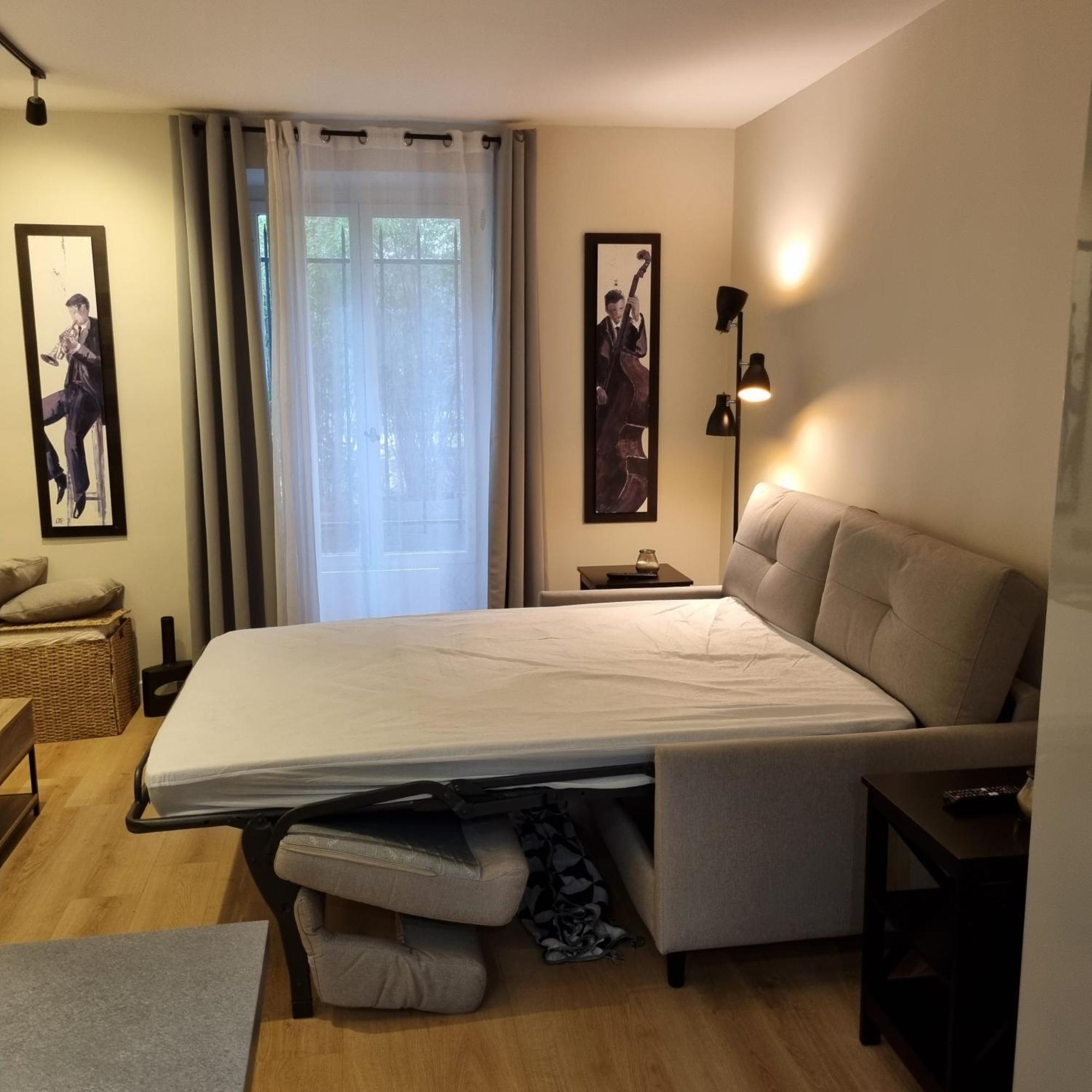 15 Apartment *