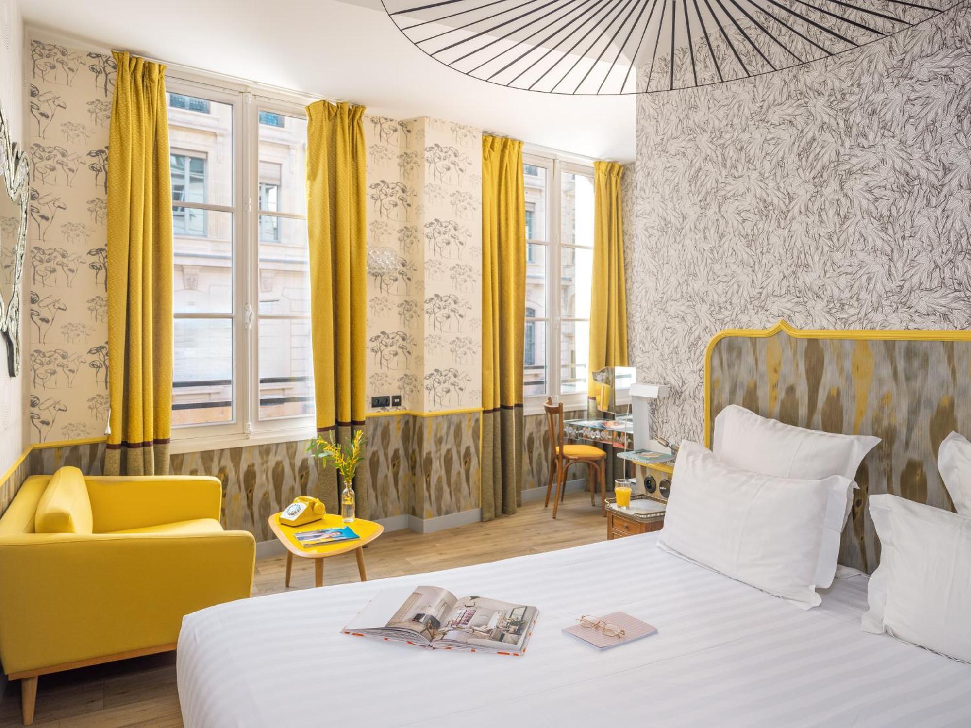 Crayon Rouge Paris
