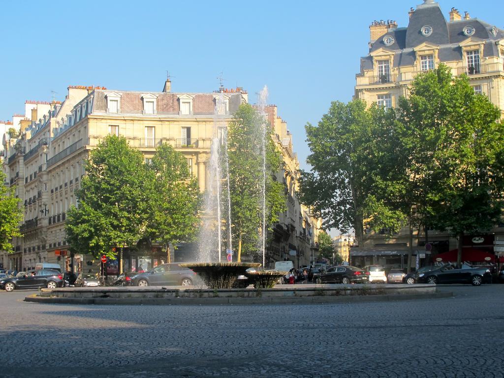 Place Victor Hugo * Paris
