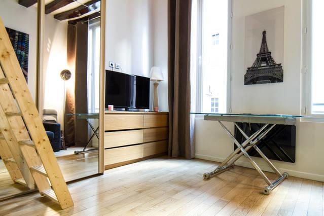 Lovely Studio Center Of Apartment