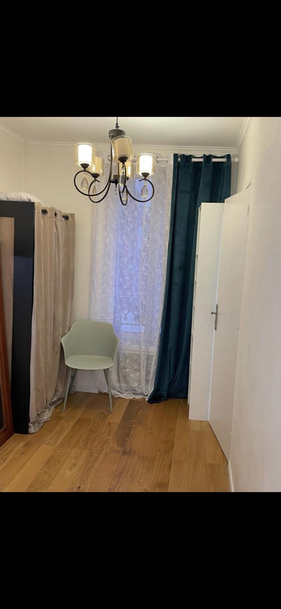 2 Pieces Proche Centre Et Transport * Paris