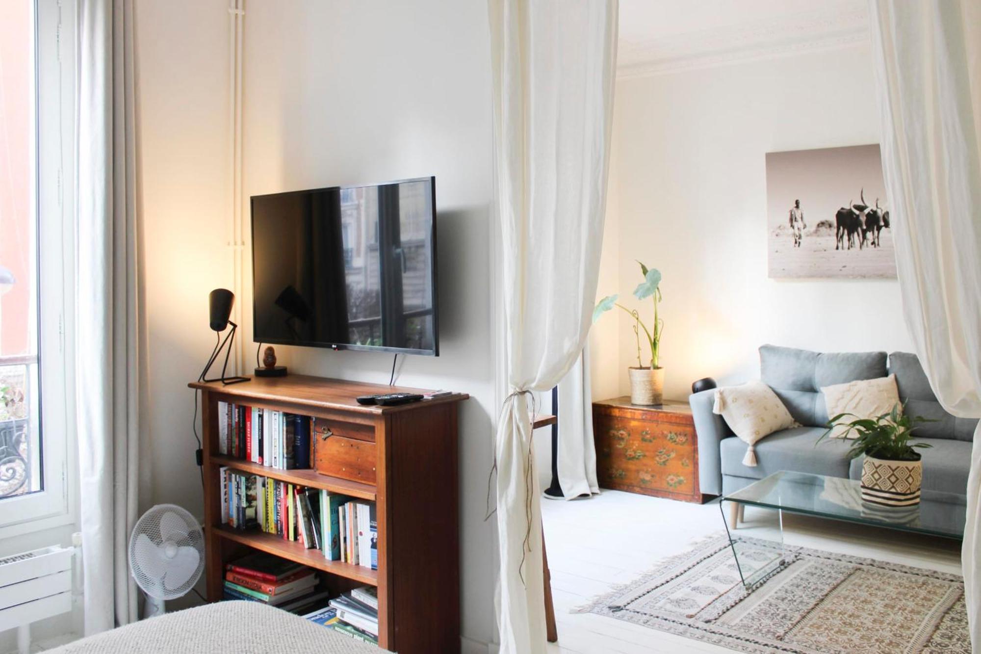 Beautiful Renovated In * Paris