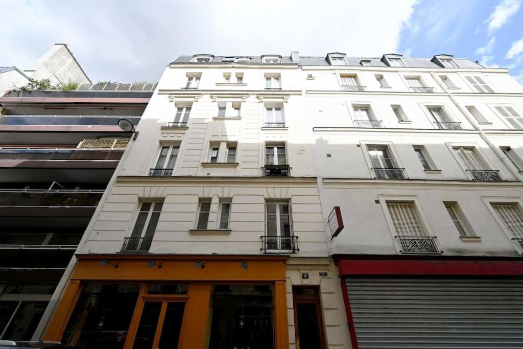 Modern Studio Near The Eiffel Tower