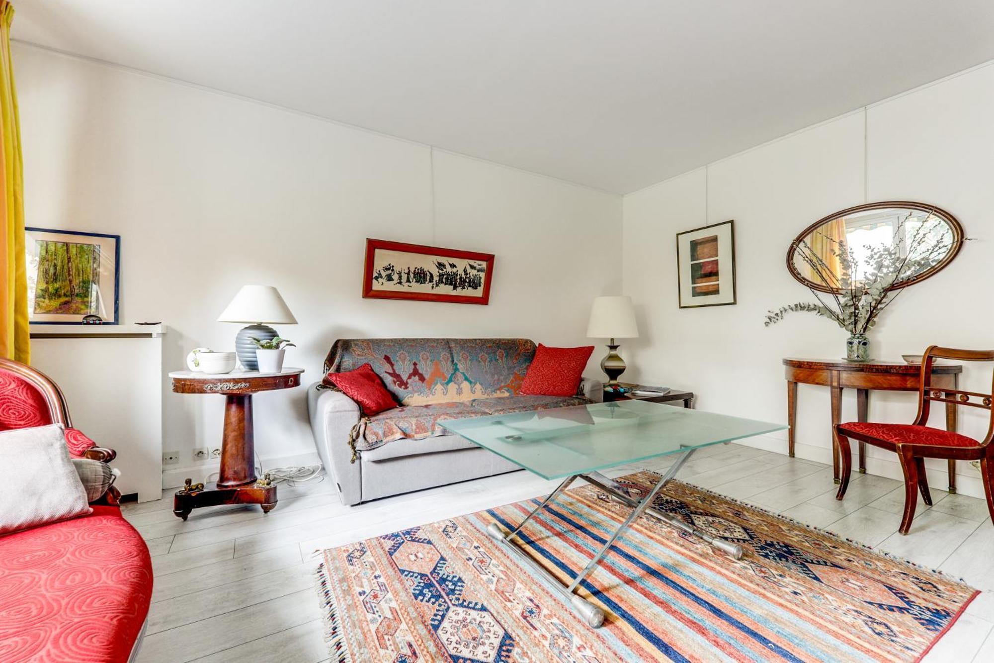 Appartement Spacieux Dans Un Quartier Paisible
