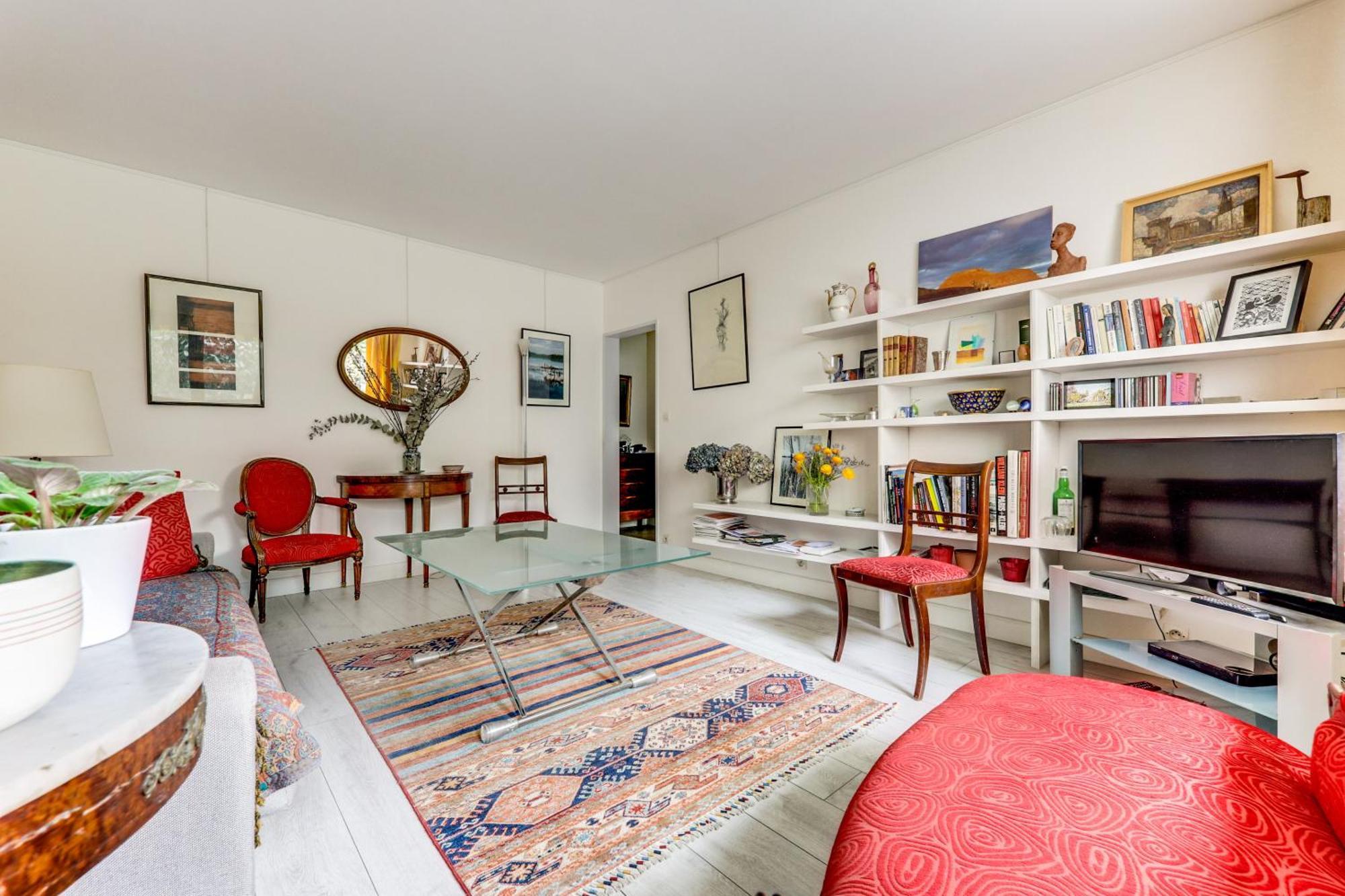 Spacieux Dans Un Quartier Paisible Appartement