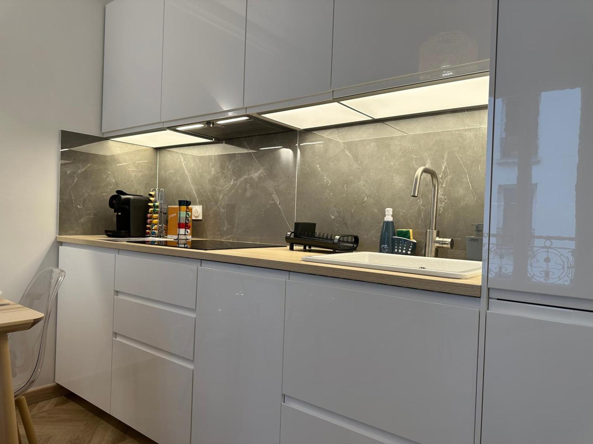Paris-alesia Super 2 Pieces De 39m2 - Tres Cosy Pour 1 - 5 Personnes Totalement Refait A Neuf -entire Luxurious And Warm -paris Alesia 14eme - Proche Aeroport Paris-orly - Parc Des Expositions Porte De Versailles Free Wifi Gratu Apartment