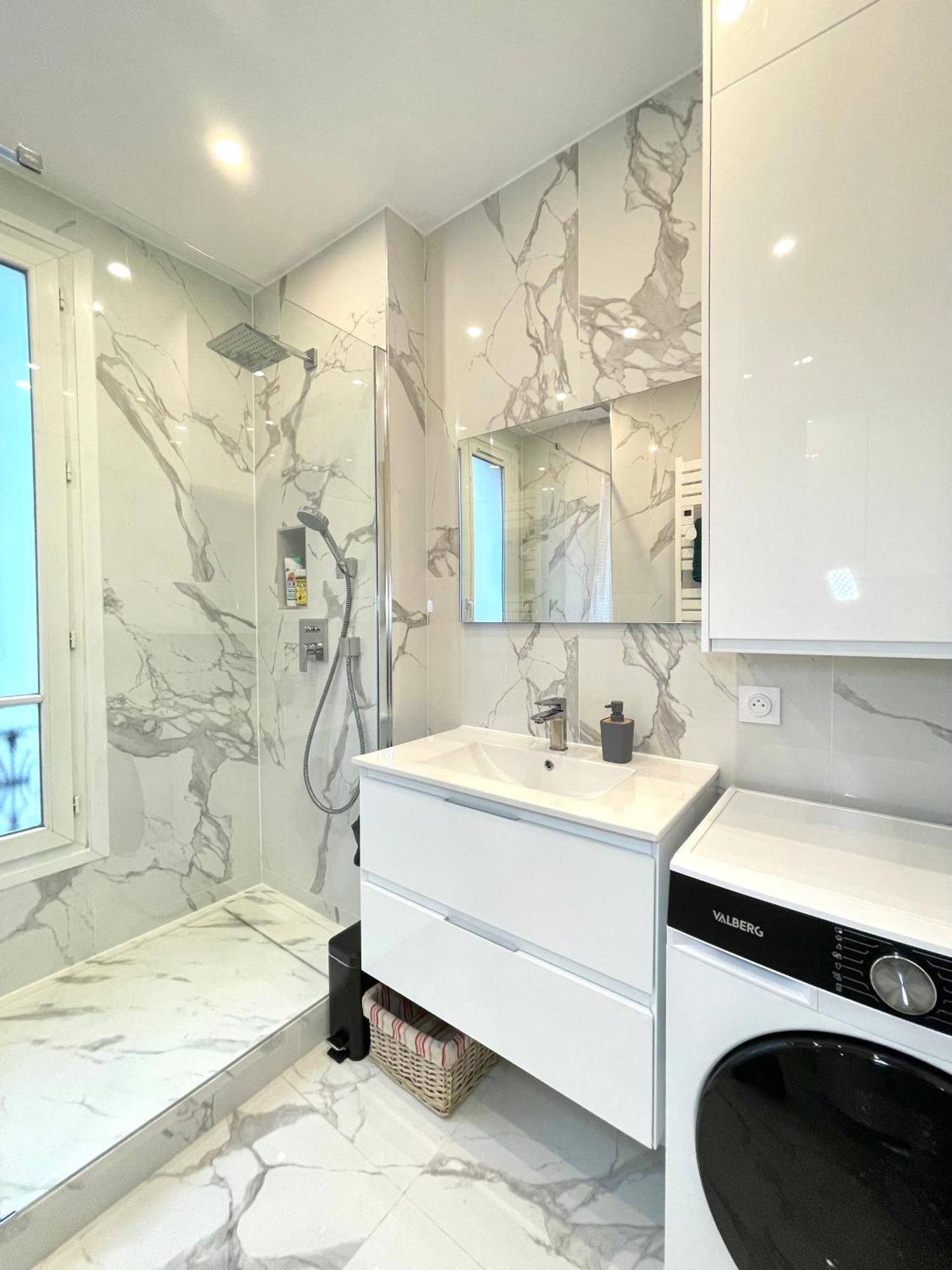 Paris-alesia Super 2 Pieces De 39m2 - Tres Cosy Pour 1 - 5 Personnes Totalement Refait A Neuf -entire Luxurious And Warm -paris Alesia 14eme - Proche Aeroport Paris-orly - Parc Des Expositions Porte De Versailles Free Wifi Gratu Apartment *