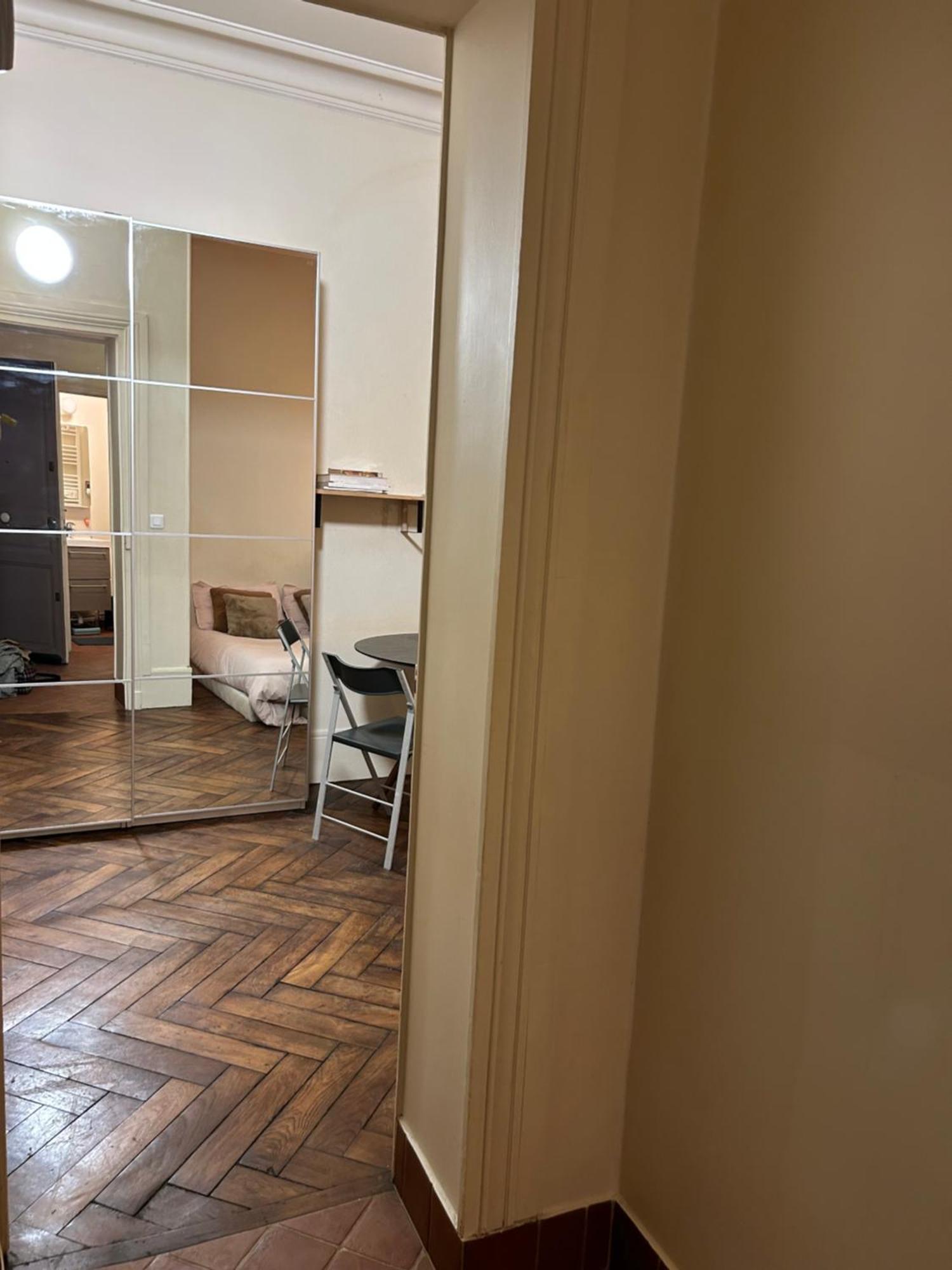 Typiquement Parisien Cosy Apartment Paris