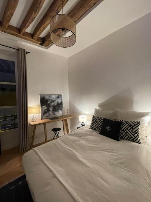 Apartment Au Coeur Du Marais
