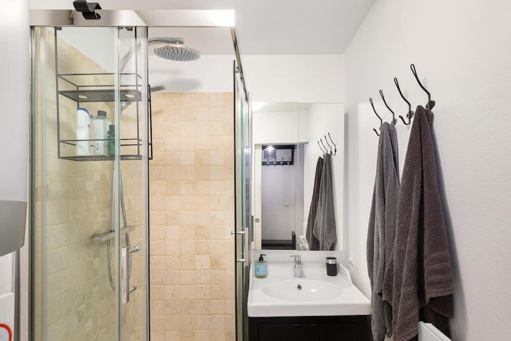 Appartement Haussmannian Elegance Close To Montmartre Paris