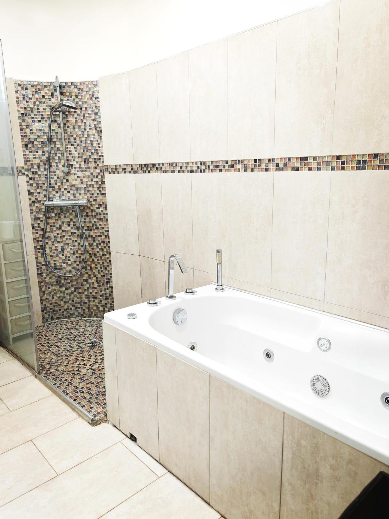 Apartment Grand 16eme