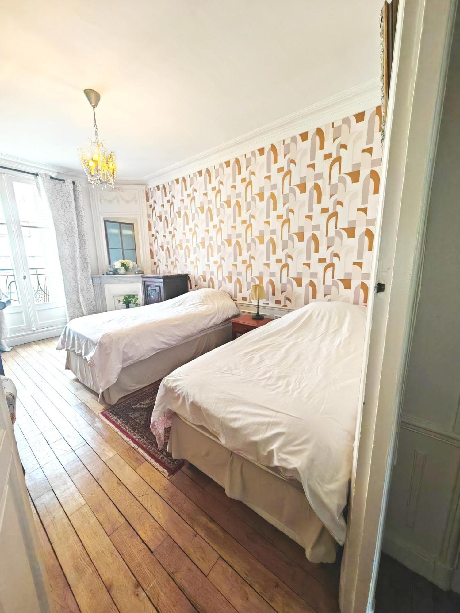 Apartment Grand 16eme Paris
