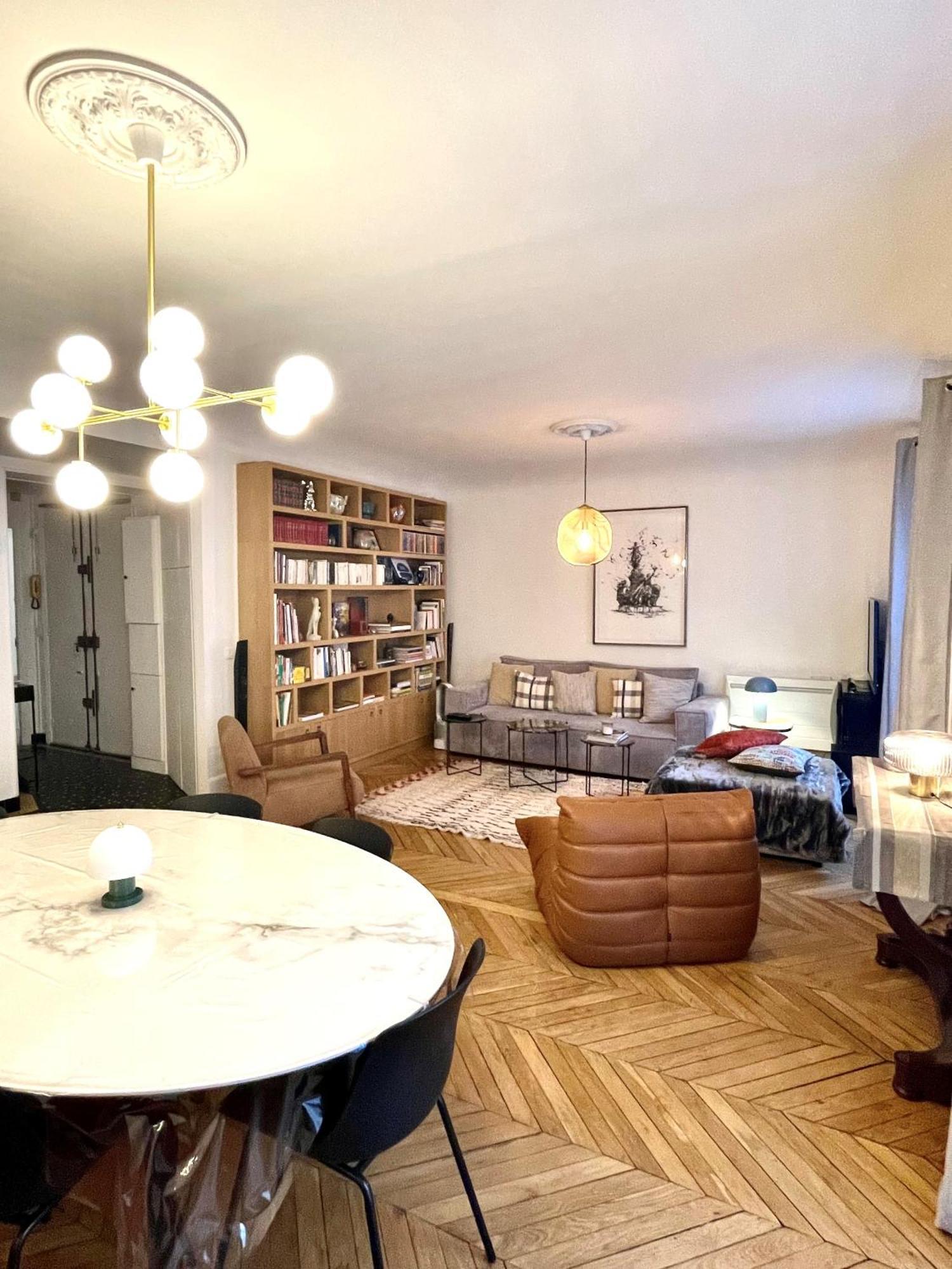Apartment Spatious Charming Parisian Flat Paris