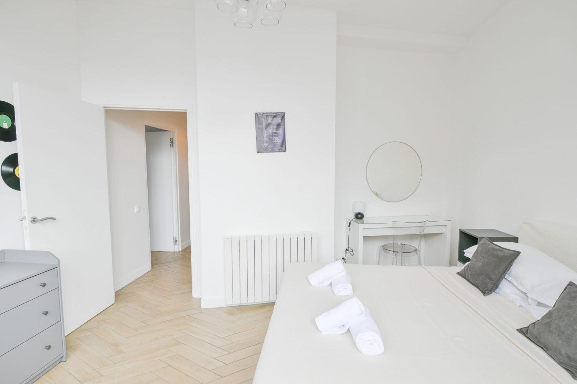 Apartment Sacre-coeur Modern 4bd With Sauna For 10 Guests!