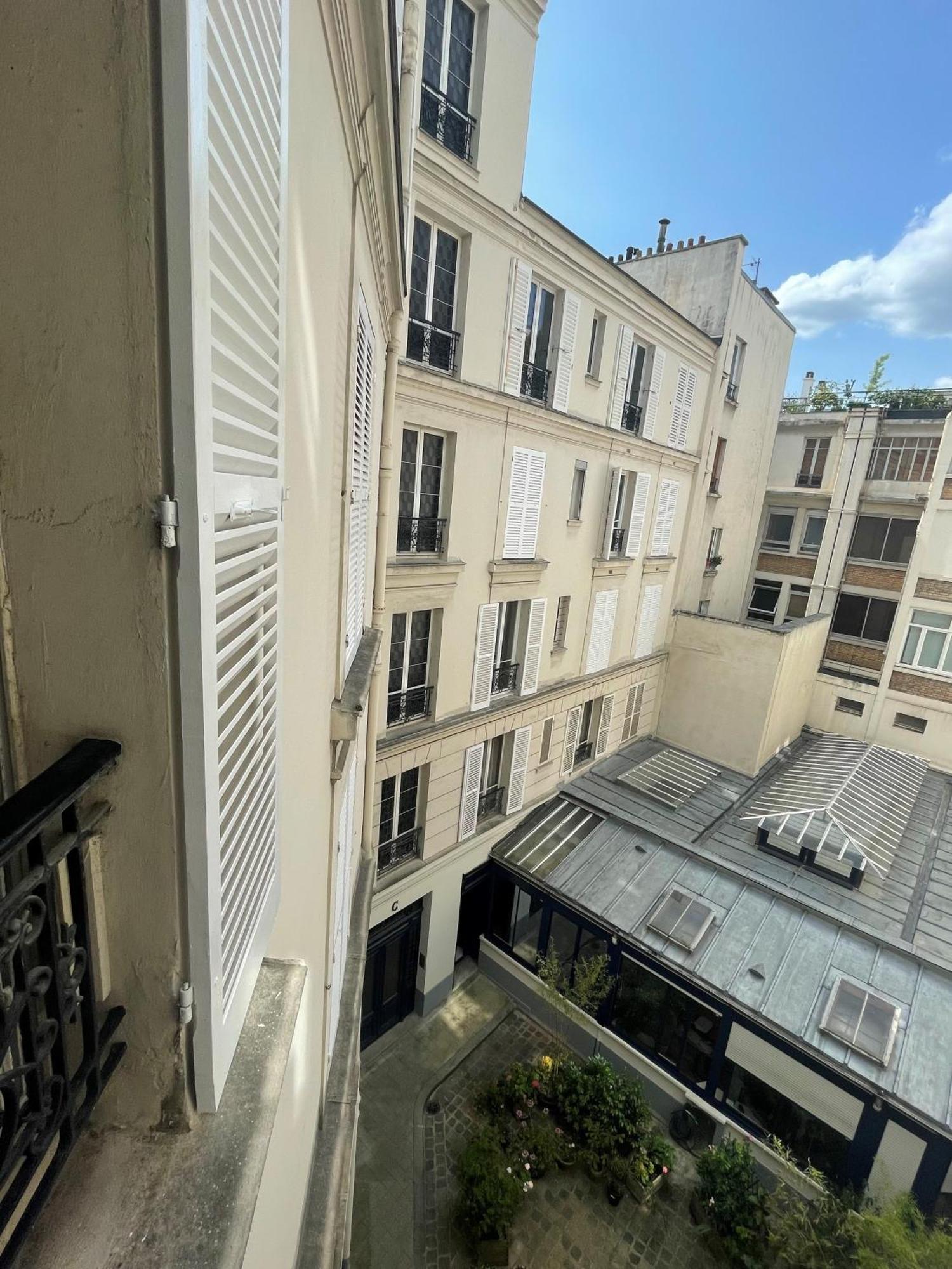 Spatious Charming Parisian Flat * Paris
