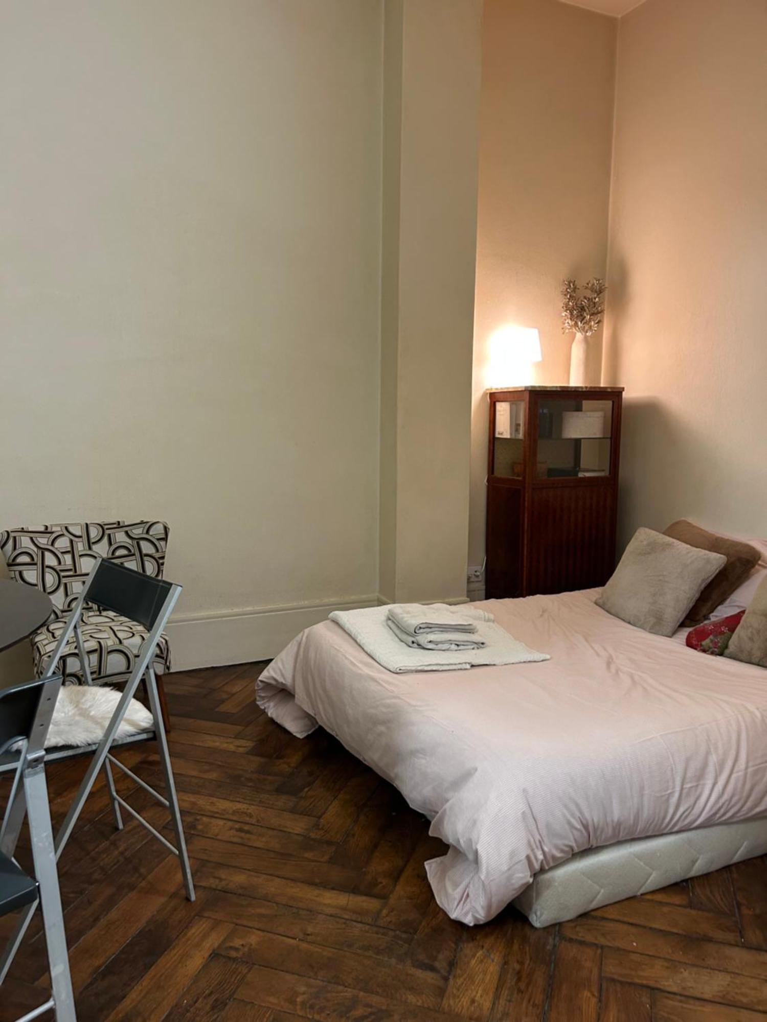 Typiquement Parisien Cosy Apartment