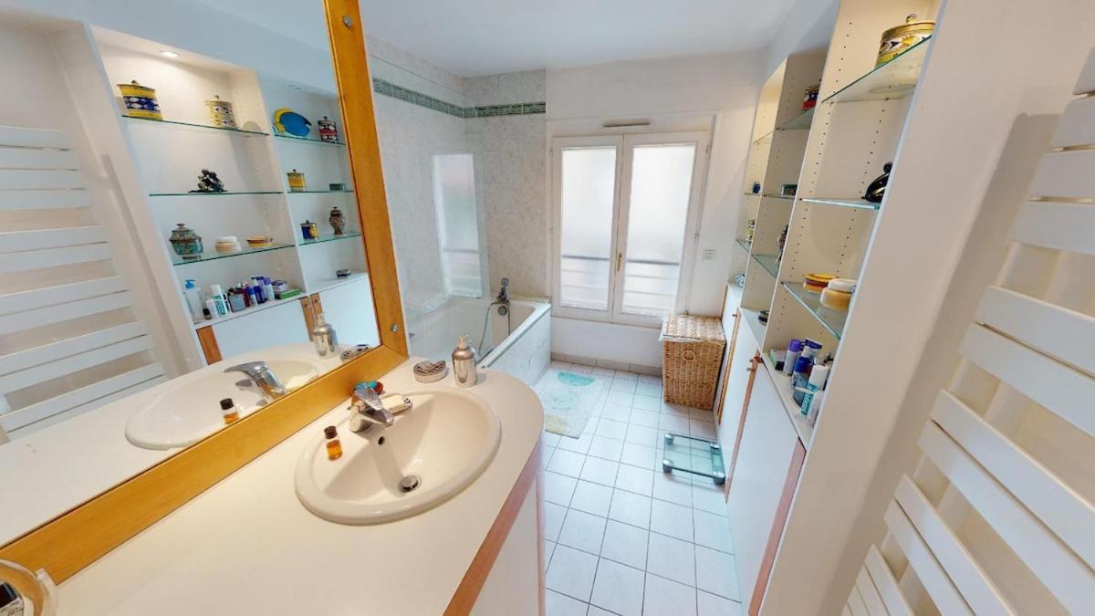Marais Two Bedroom Haven Apartment Paris