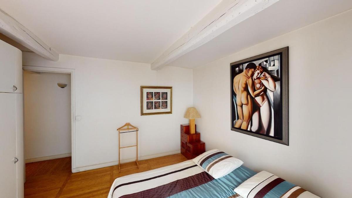 Apartment Marais Two Bedroom Haven