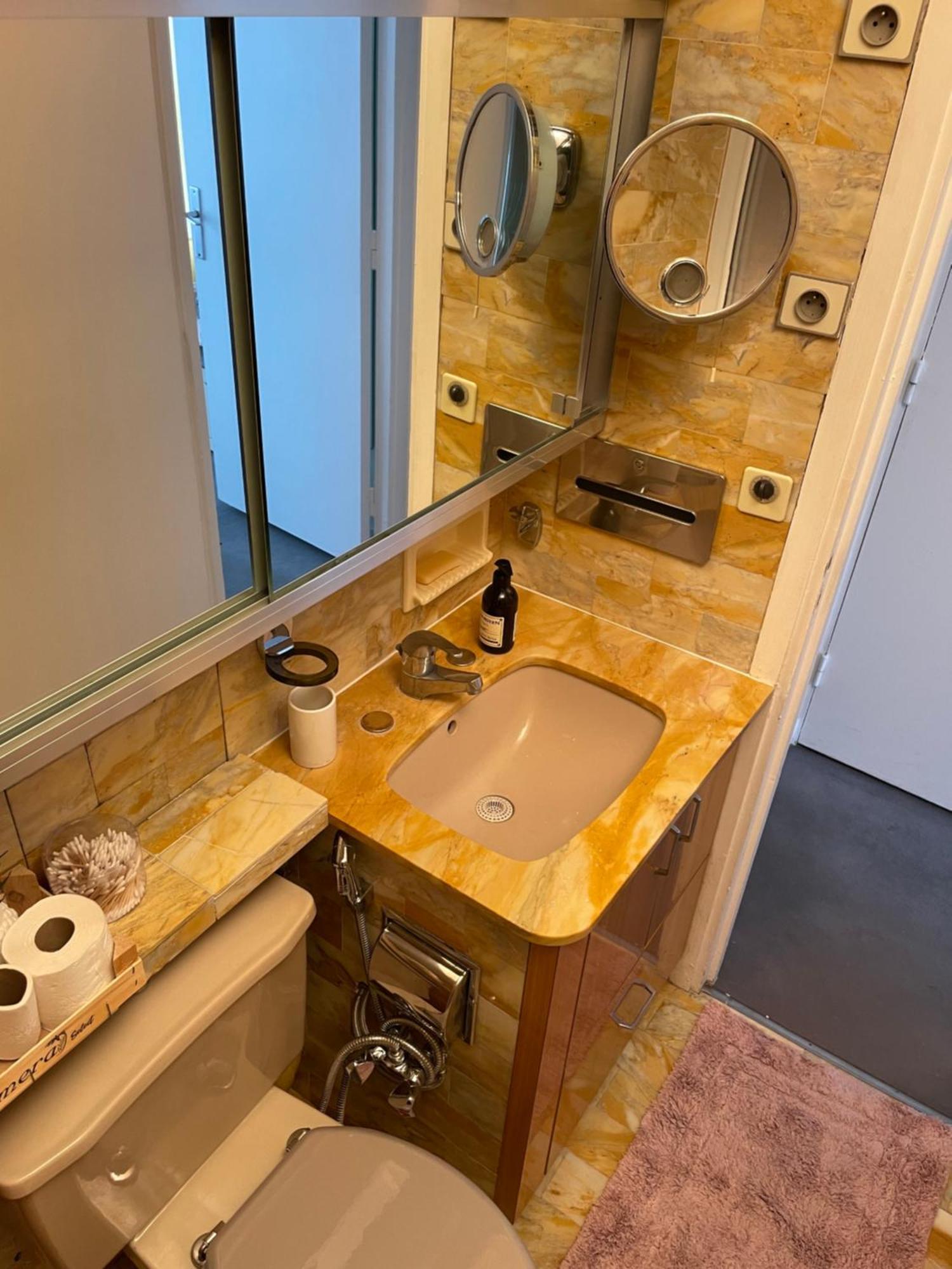 Appartement Big With Terrace & Central Location