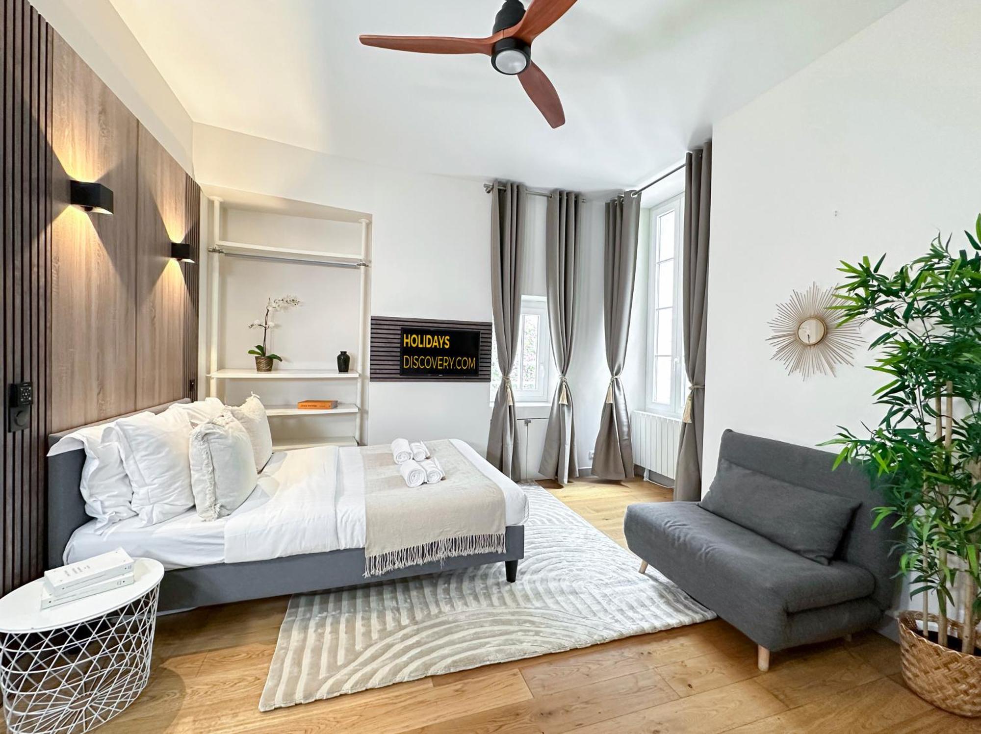 Spacious Studio In Saint-germain-des-pres * Paris