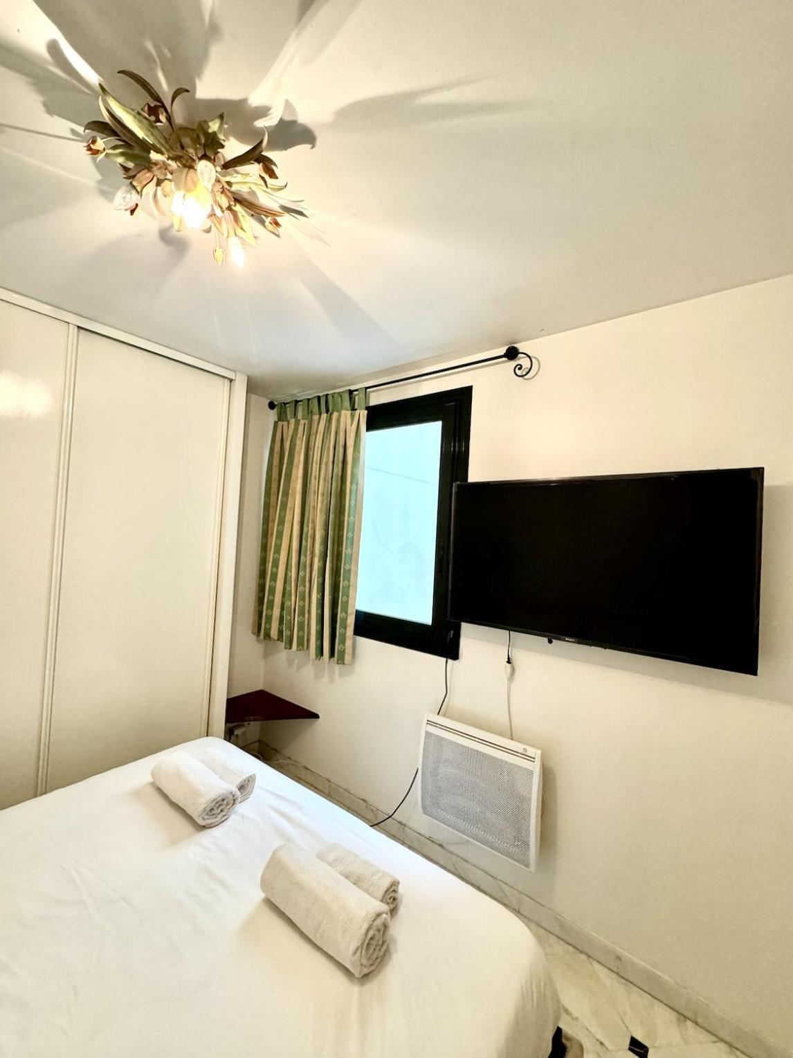 Apartment Grand Et Central, 8e Pres Elysee Paris