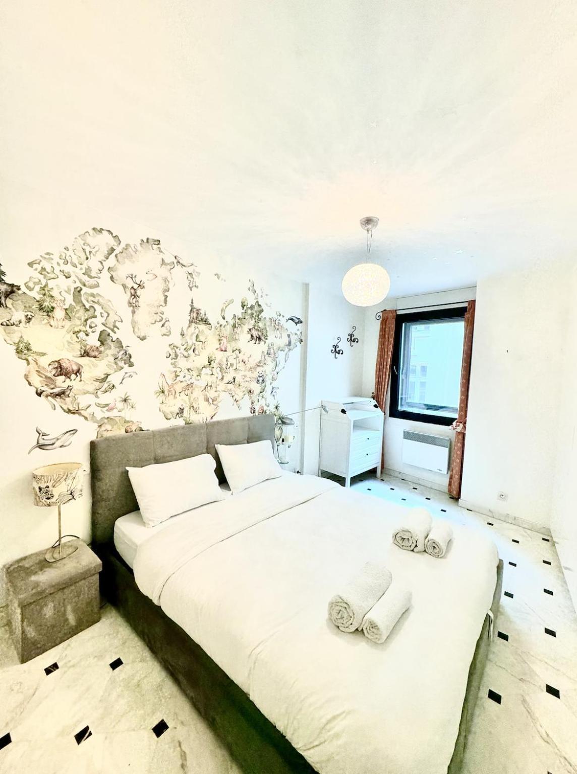 Apartment Grand Et Central, 8e Pres Elysee Paris