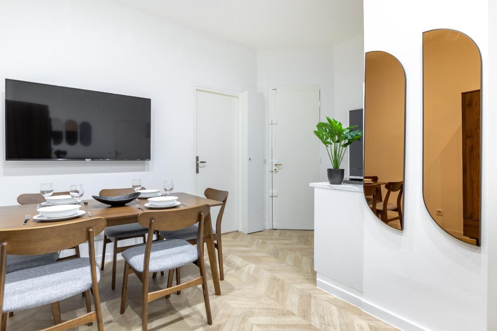 Hsh St Germain/jardin Du Luxembourg : Luxury Apartment Paris