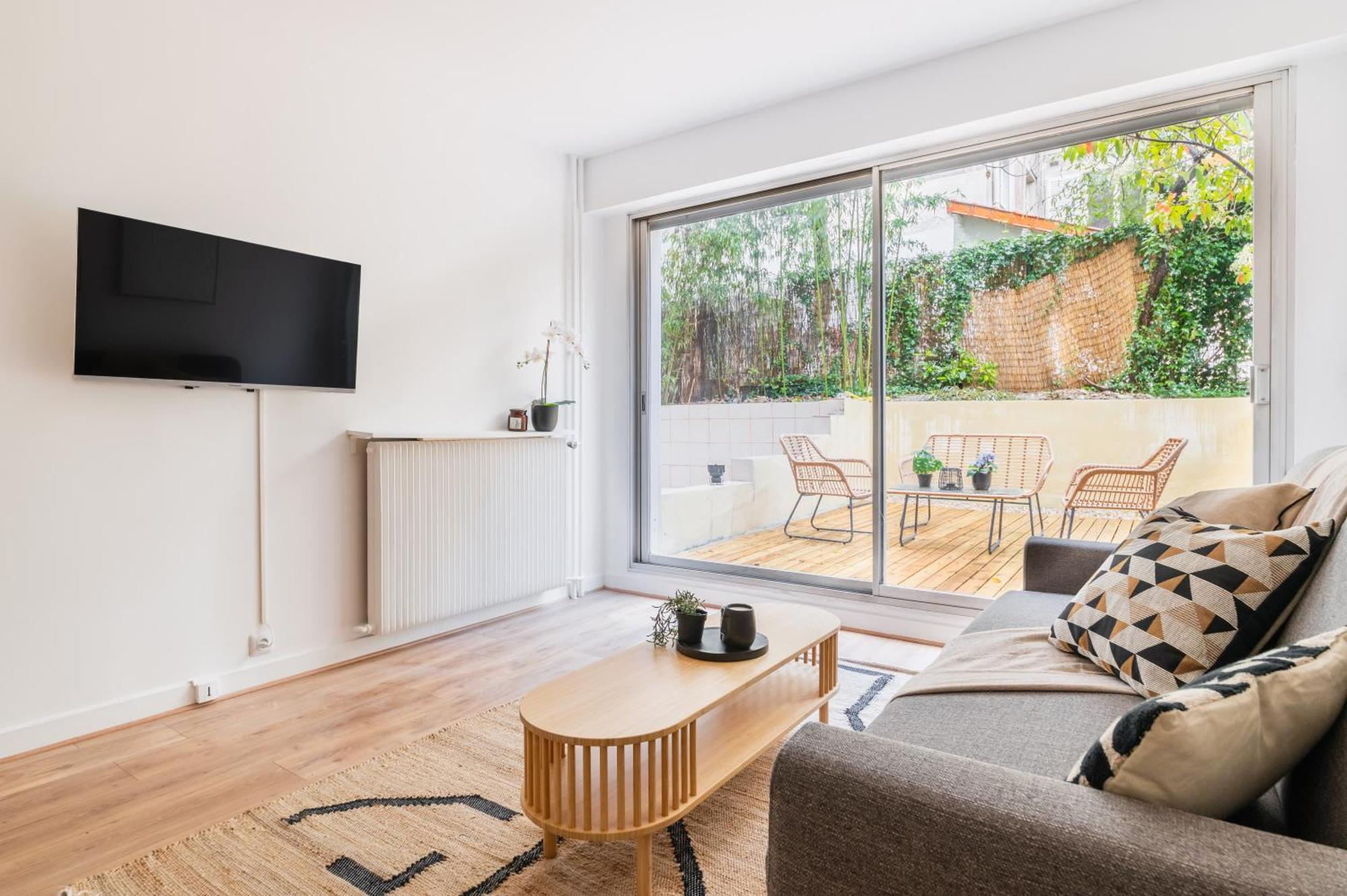 Flat Rue D'assas Private Garden Apartment Paris