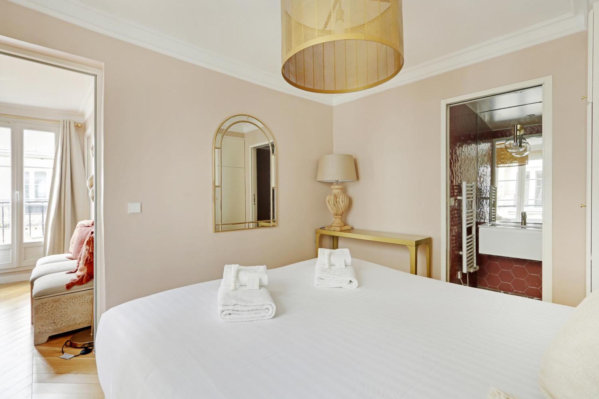 Pick A Flat's In Opera Saint Lazarre - Rue De L'isly Paris
